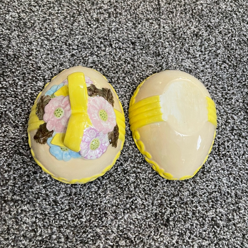 Vintage Yellow Pink Atlantic Mold Ceramic Easter Egg Candy Dish Bow Daisy